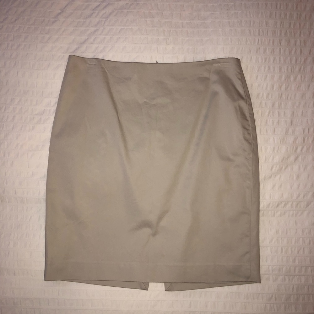 Khaki EXPRESS work skirt! ๐๐
